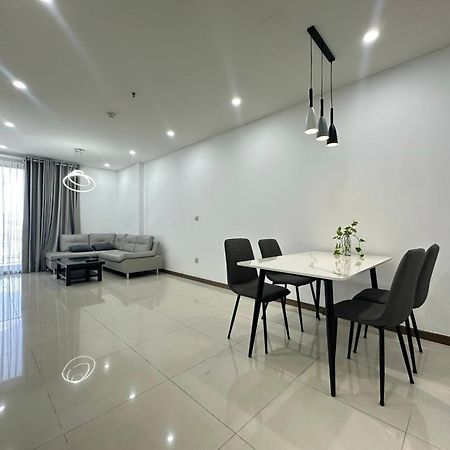 Qhome Thành Pho Ho Chí Minh Esterno foto